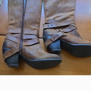 Suede Brown Mid-Heel Women’s Fashion Boots with Wrap Strap